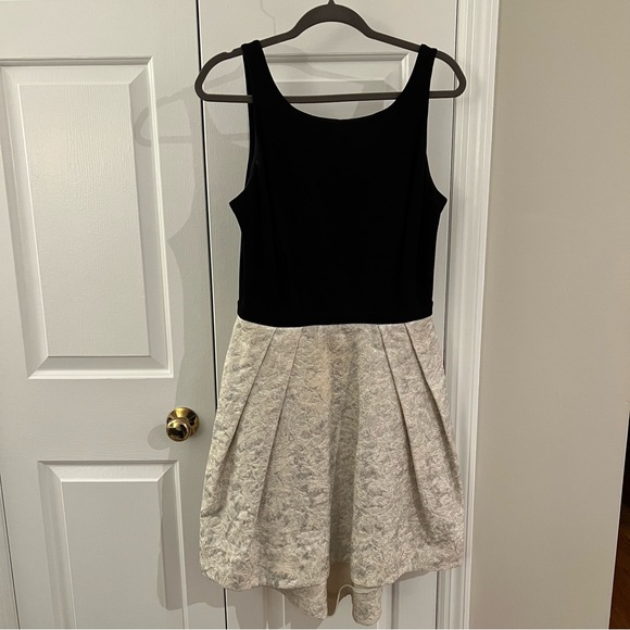 Slate & Willow Perception Dress Size 8 - Picture 2 of 12